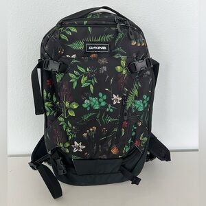 Dakine Women’s 12L heli pro backpack